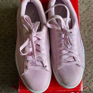 Pink glittery Puma sneakers size Big girl 4, in great condition.
